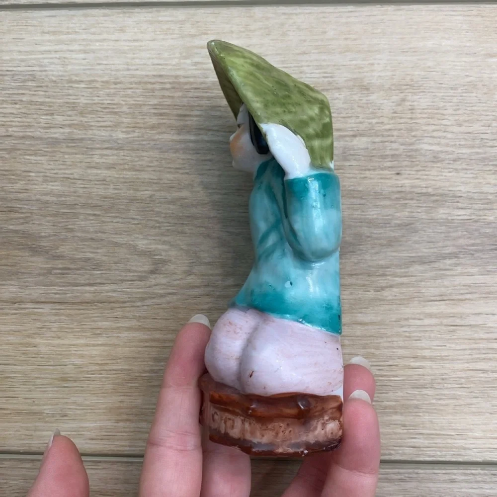 Vintage Chinese Wall Pocket‎ Figural Vase